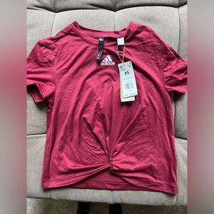 NWT! Adidas women’s burgundy Tie knot t shirt - XS